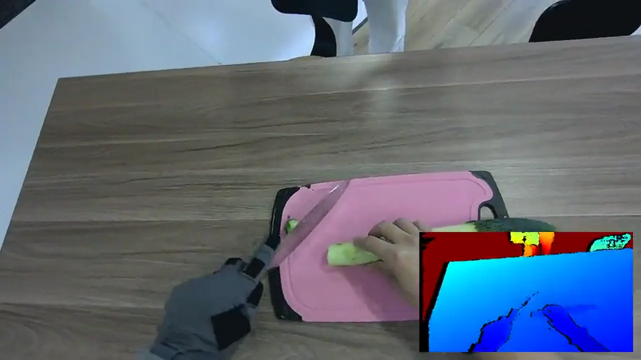 Slicing a Cucumber with a Sensing Glove sample frame